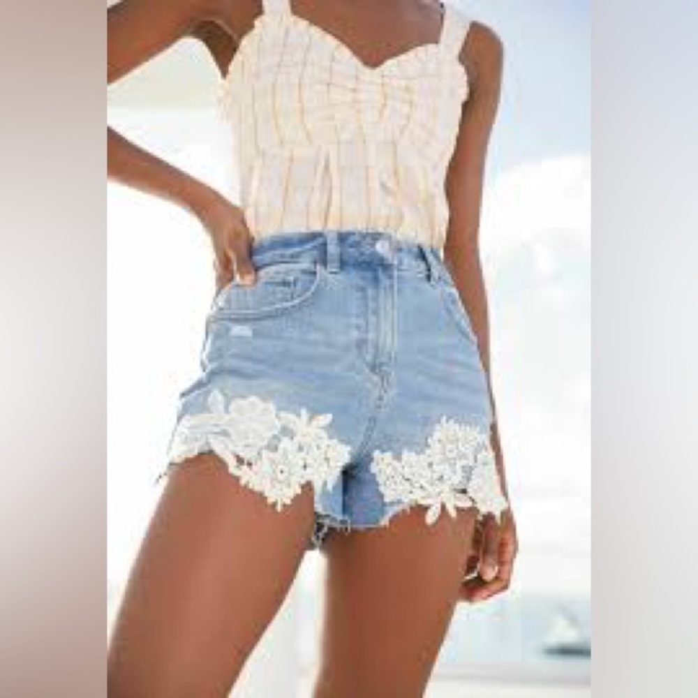 High-Rise Light Blue Denim Shorts with White Lace Trim Hollister Size 24/0